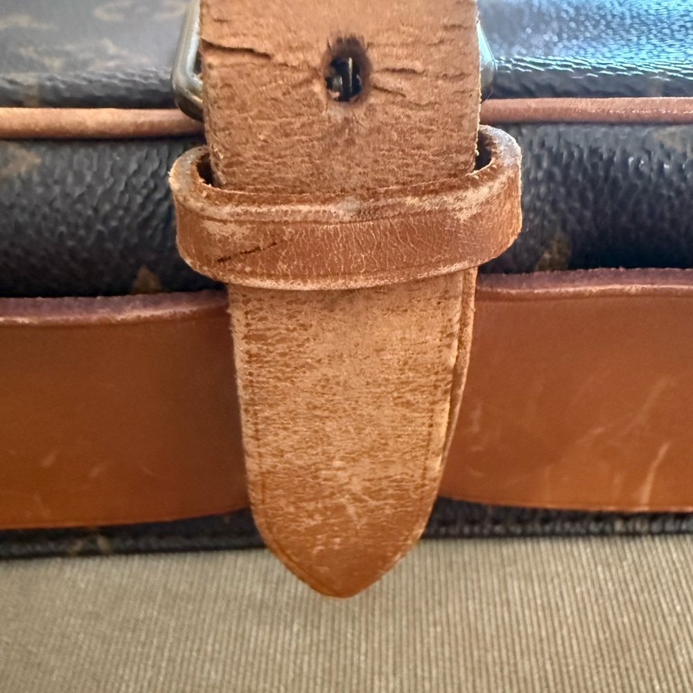 Louis Vuitton Brown Monogram Crossbody Bag with Tan Leather Trim - Picture 10 of 10